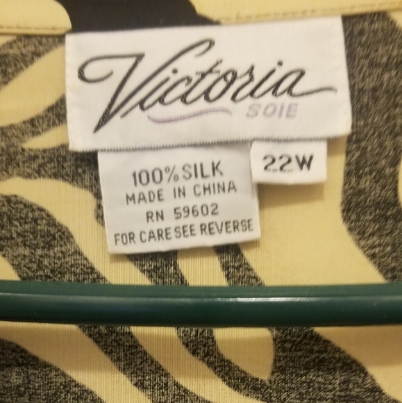 Fashionable 100% Silk Dress - Picture 4 of 4